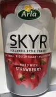 Skyr fat free strawberry yogurt (Skyr)
